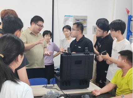 【方得海洋】水下教育机器人进校园
